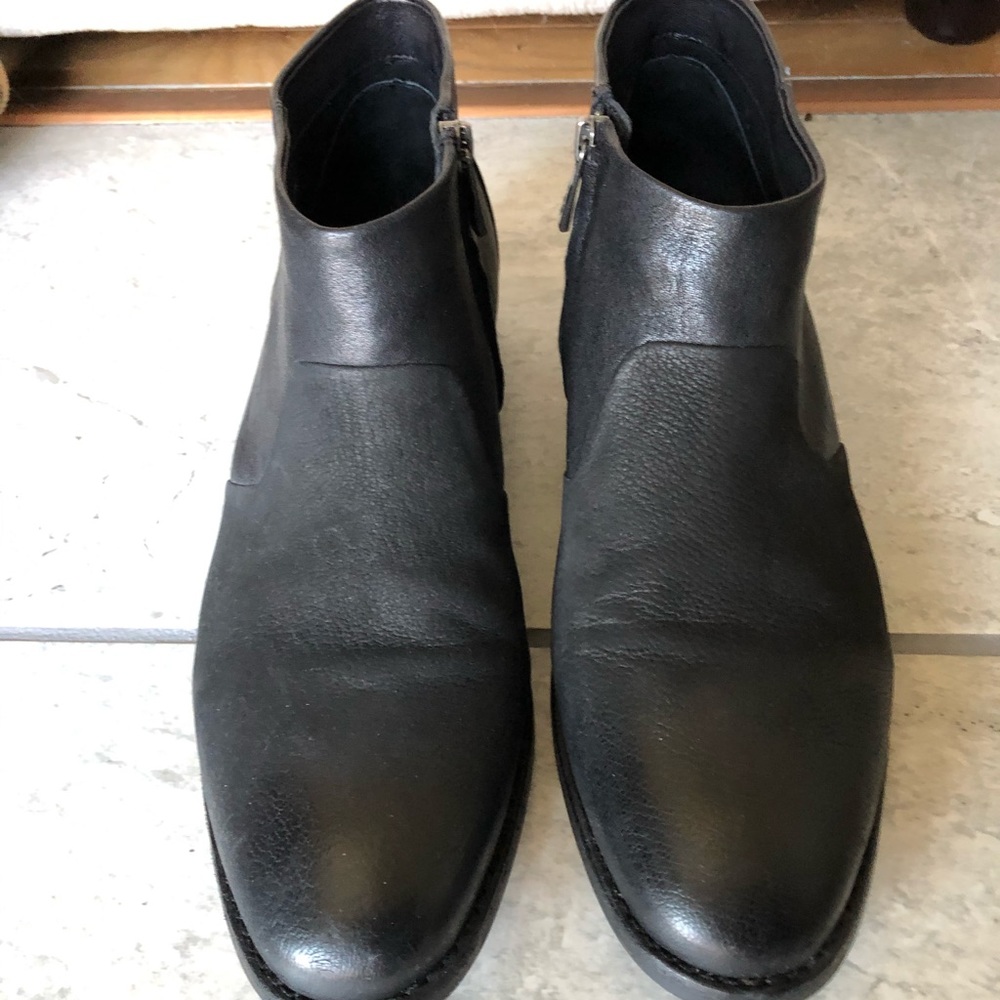 Patricia Nash Black leather ankle booties 10M